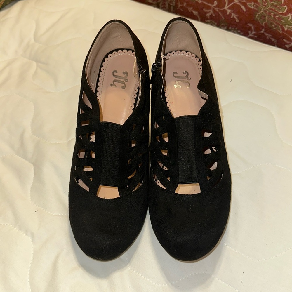 Women’s ankle booties